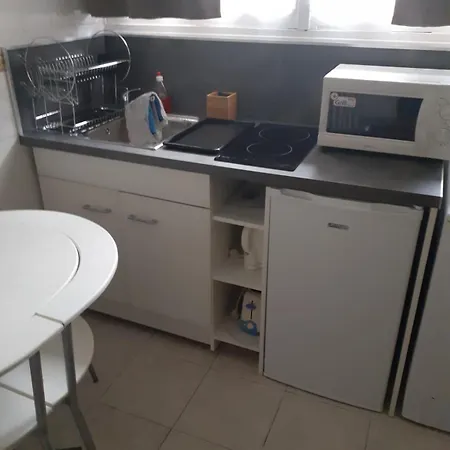 דירה Centre- Small Pied-a-terre Near Beaches